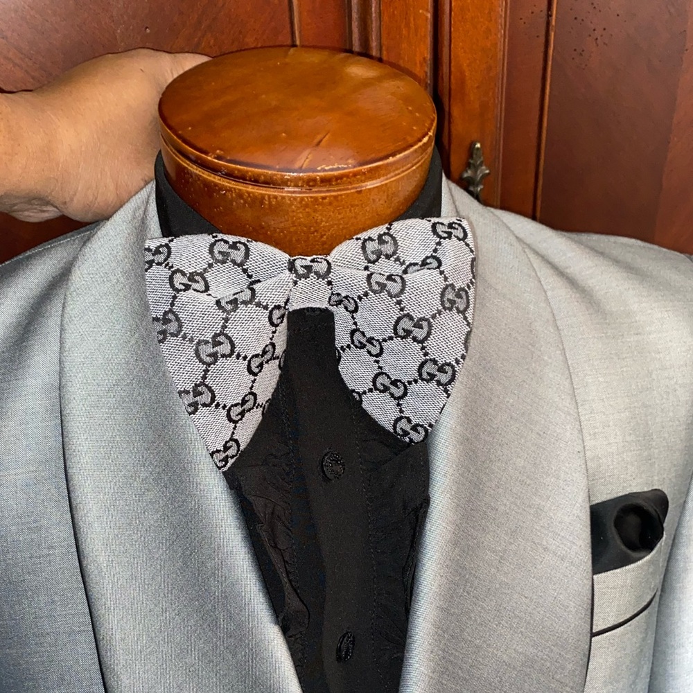 Gucci Vintage Bowtie